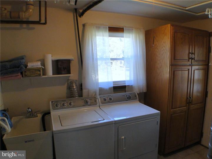 1400 Beaver Road Southampton, PA 18966 - Photo 8 of 19 Laundry Room