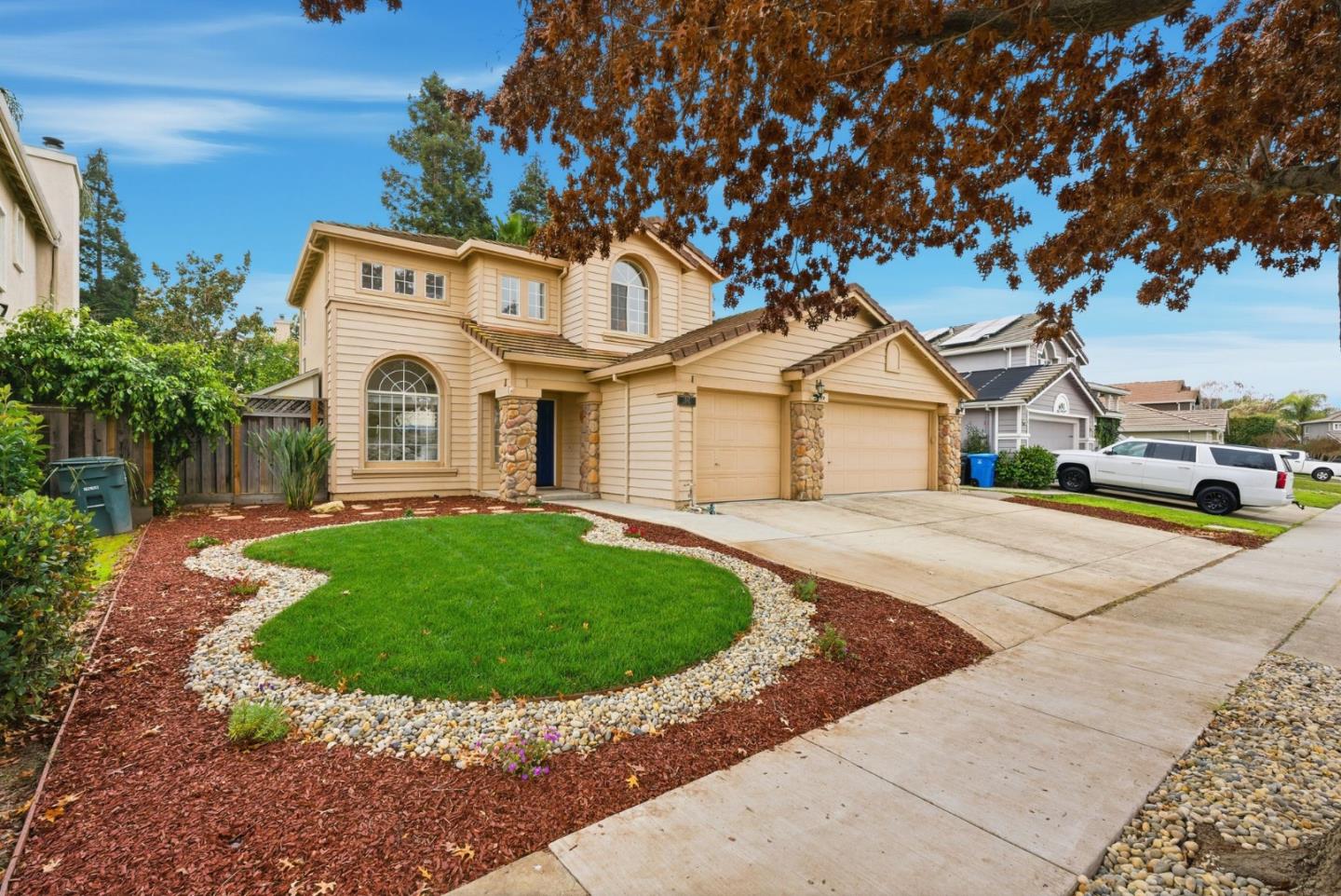 1242 Wagon Way Gilroy, CA 95020 - Photo 2 of 48