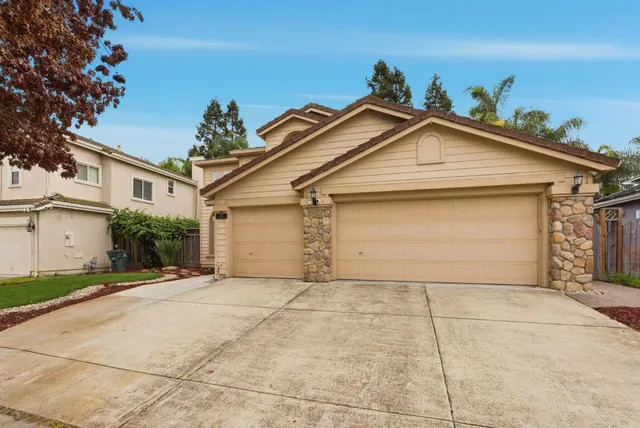 $1,050,000 | 1242 Wagon Way, Gilroy, CA 95020
