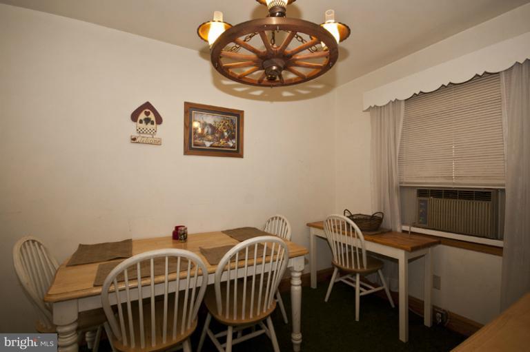 452 Torner Road Baltimore, MD 21221 - Photo 7 of 17 Dining Room