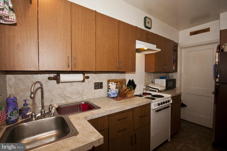 452 Torner Road Baltimore, MD 21221 - Photo 9 of 17 Kitchen