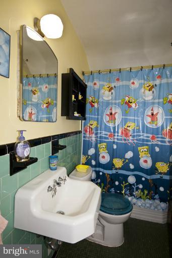 452 Torner Road Baltimore, MD 21221 - Photo 10 of 17 Bath