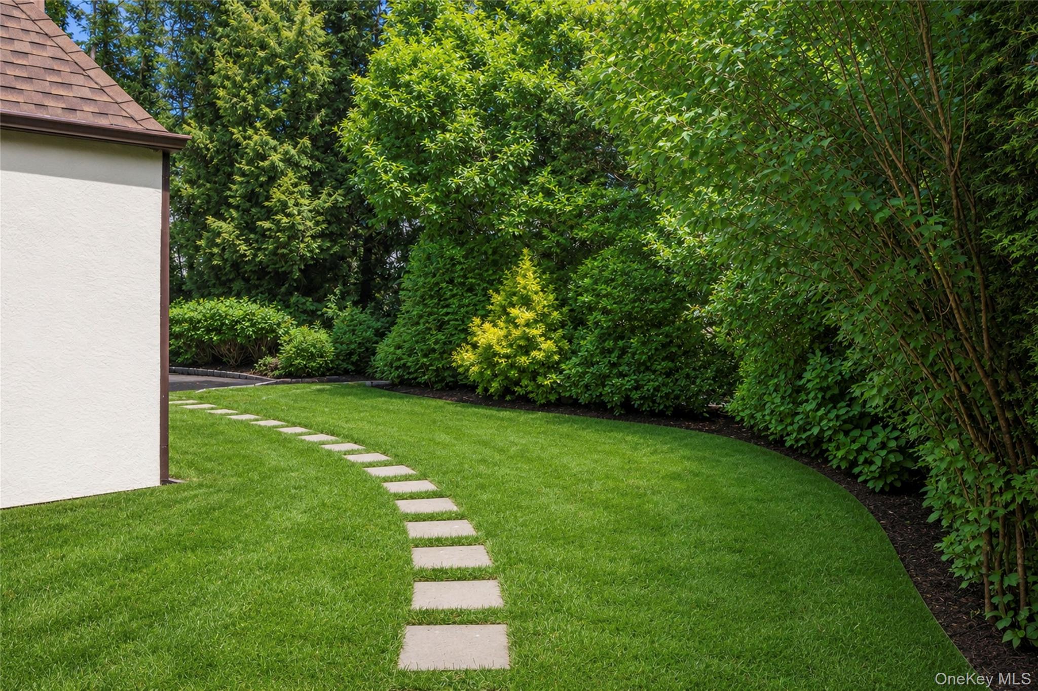 18 Hemlock Road Bronxville, NY 10708 - Photo 24 of 31