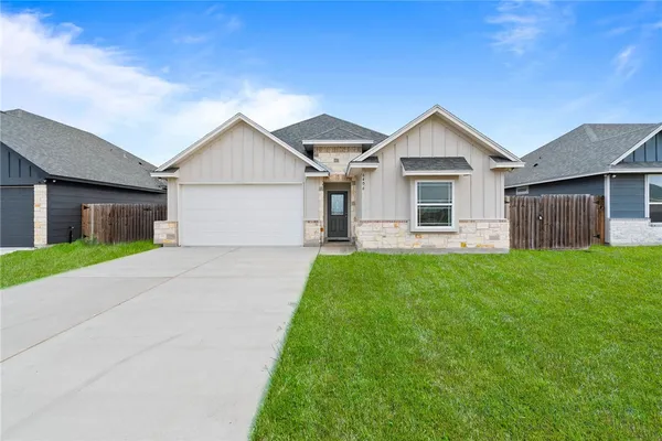 $2,550 | 6406 Sam Houston Street, Corpus Christi, TX 78414