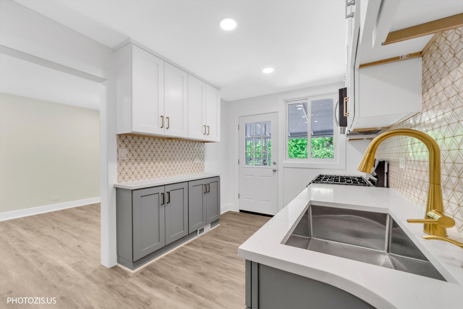 803 Brummel Street Evanston, IL 60202 - Photo 3 of 40