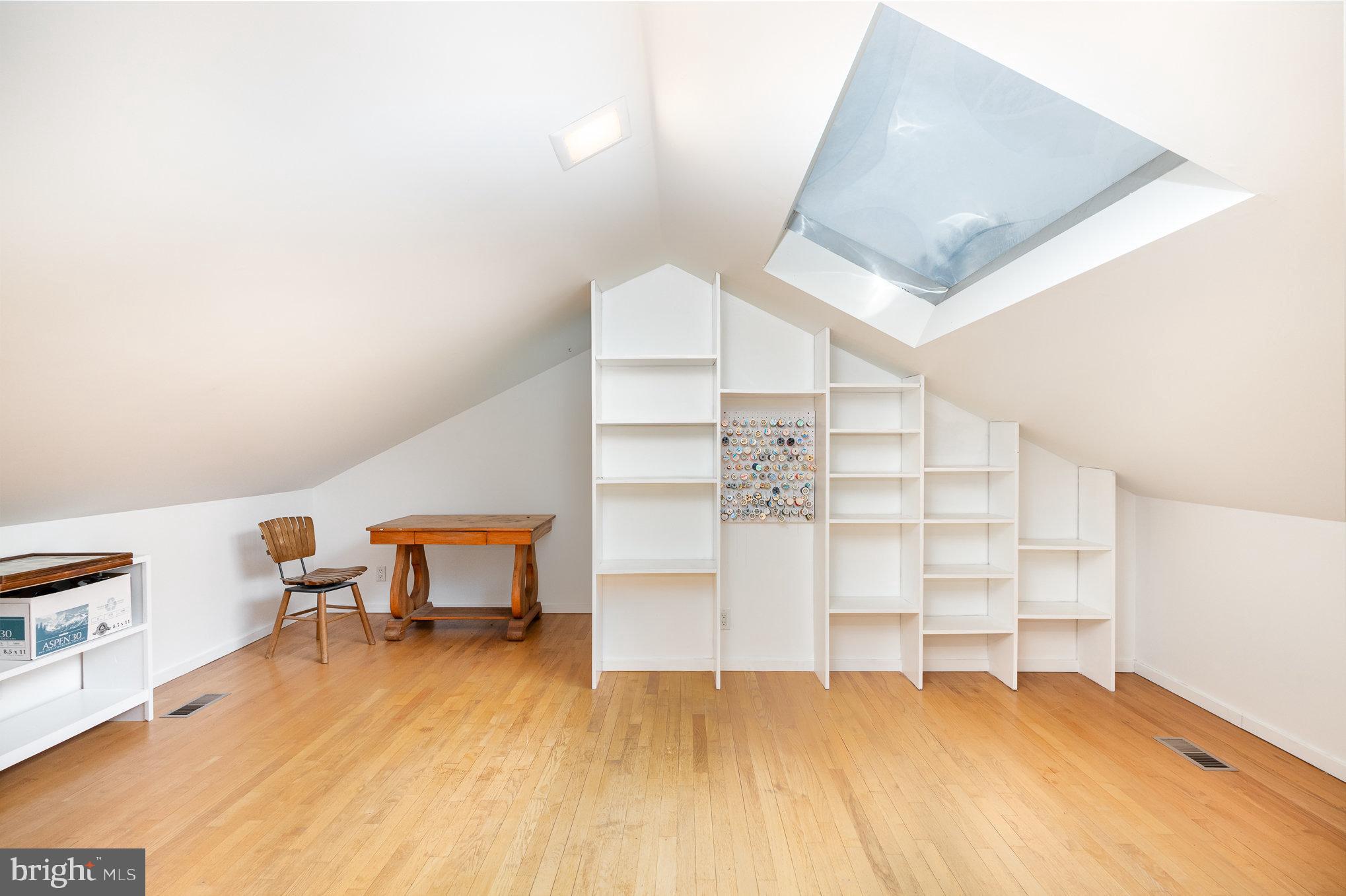 16222 Hampton Road Hamilton, VA 20158 - Photo 23 of 35 a view of a livingroom with furniture and staircase