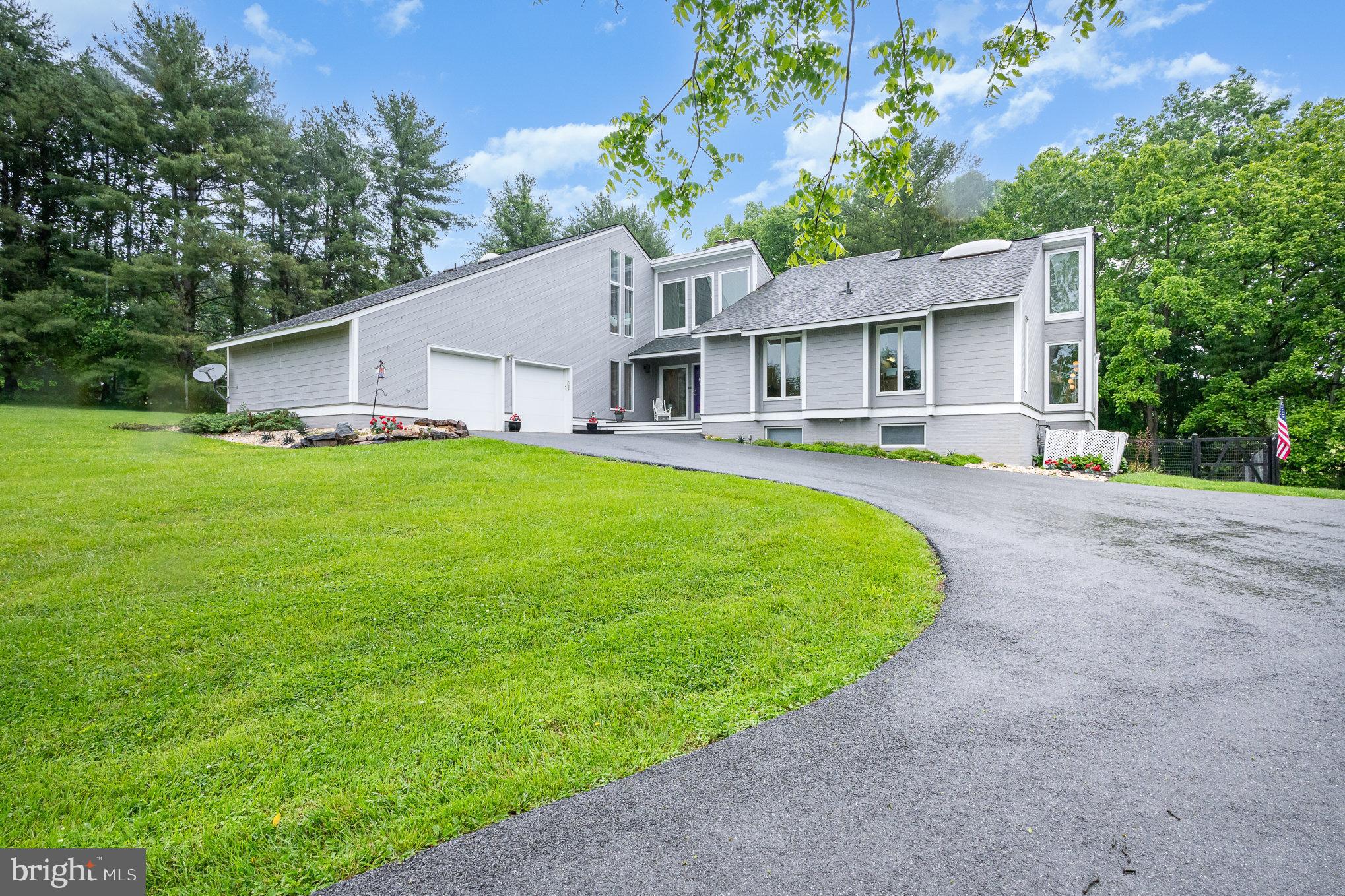 16222 Hampton Road Hamilton, VA 20158 - Photo 3 of 35 a view of a house with a yard and sitting area