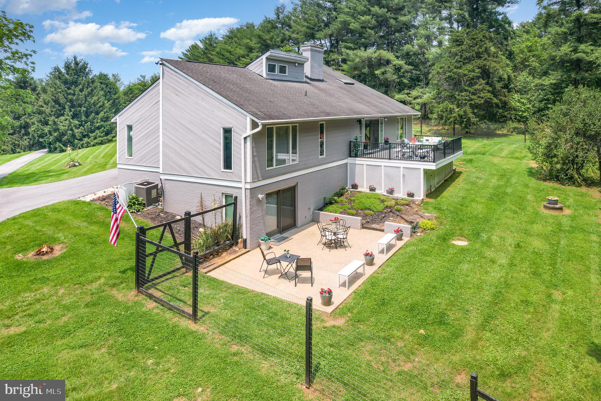 16222 Hampton Road Hamilton, VA 20158 - Photo 5 of 35 a view of a house with backyard