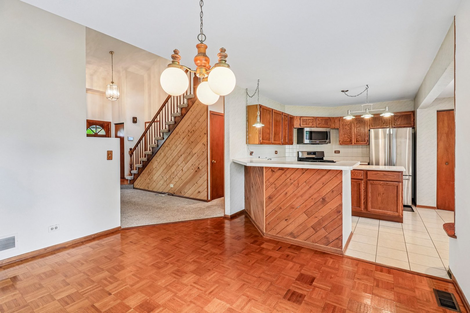 1079 Braeburn Road Mundelein, IL 60060 - Photo 8 of 52