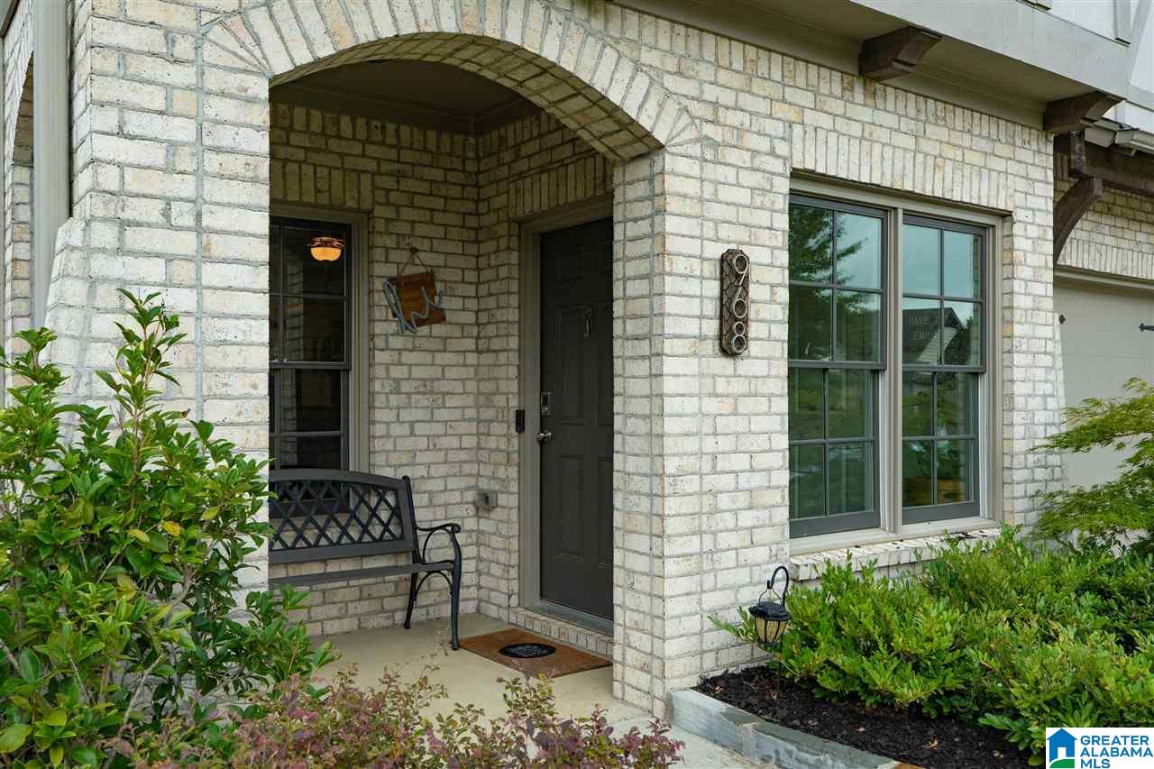 968 Valley Circle Leeds, AL 35094 - Photo 2 of 23