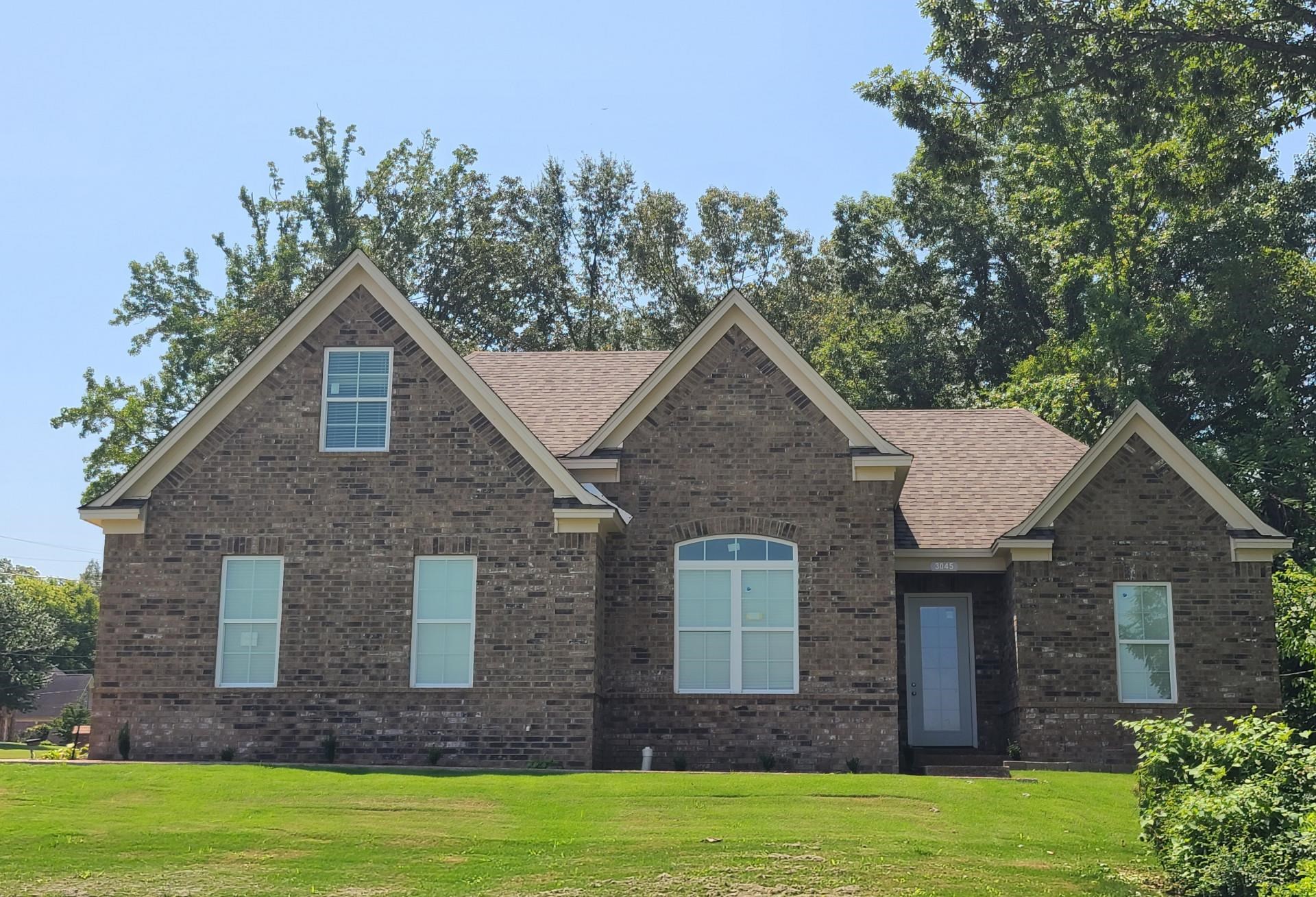 3045 Frayser-Raleigh Road Memphis, TN 38128 - Photo 1 of 22 a front view of a house with garden