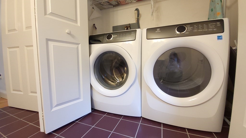 60 Marble Road Sutton, MA 01590 - Photo 20 of 21 a utility room with dryer and washer