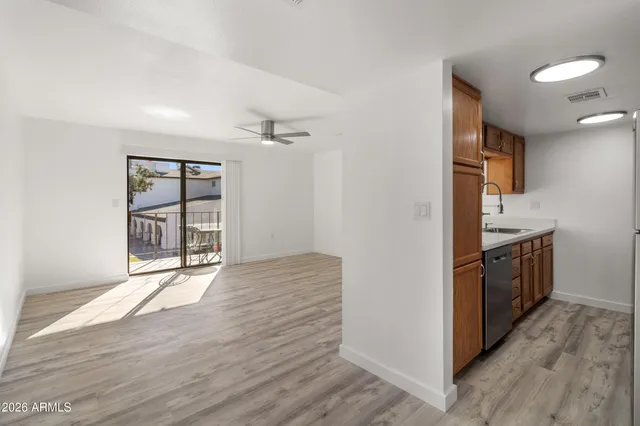 $199,000 | 3033 East Devonshire Avenue, Unit 2005, Phoenix, AZ 85016