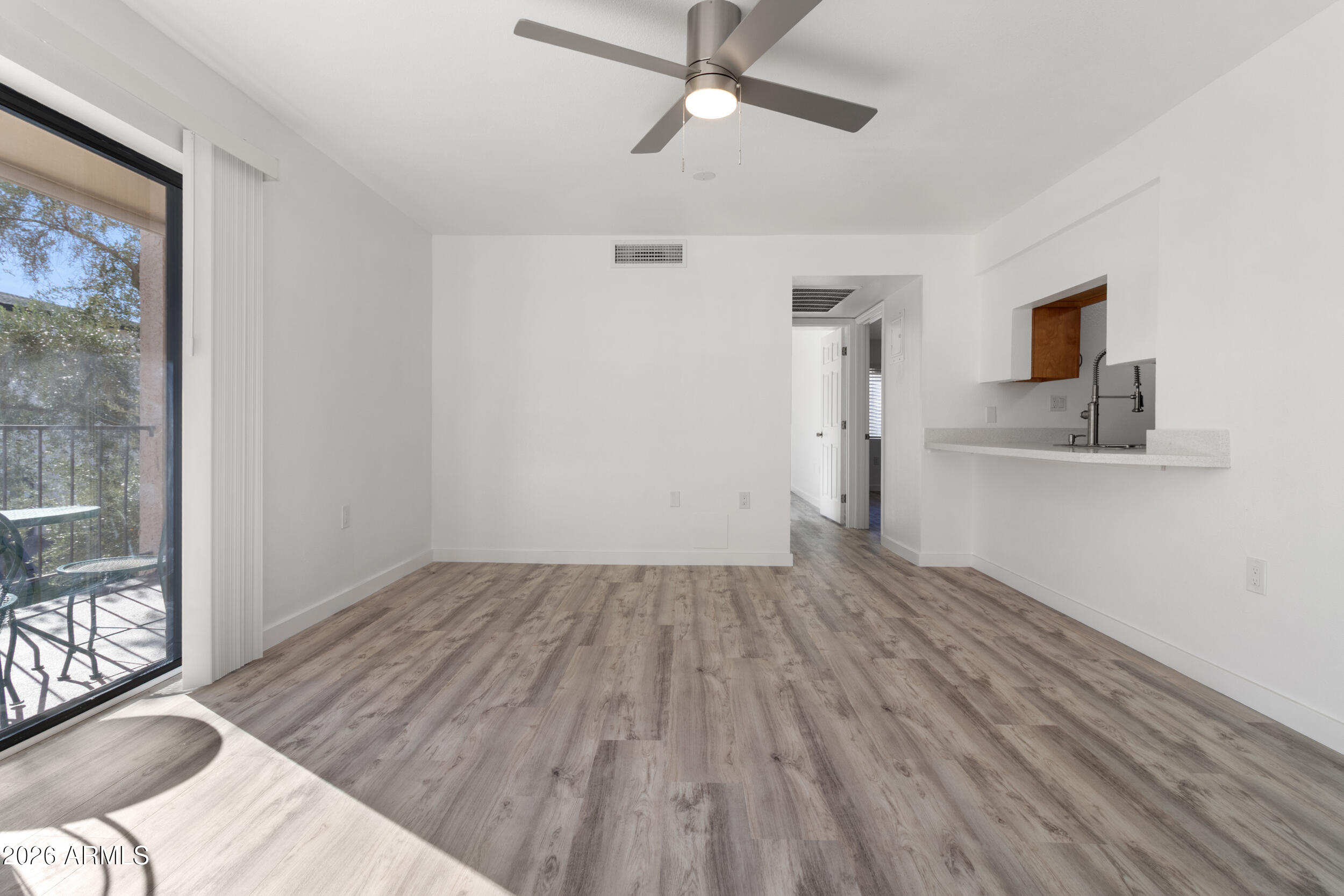 3033 East Devonshire Avenue, Unit 2005 Phoenix, AZ 85016 - Photo 11 of 64 IMG_9857
