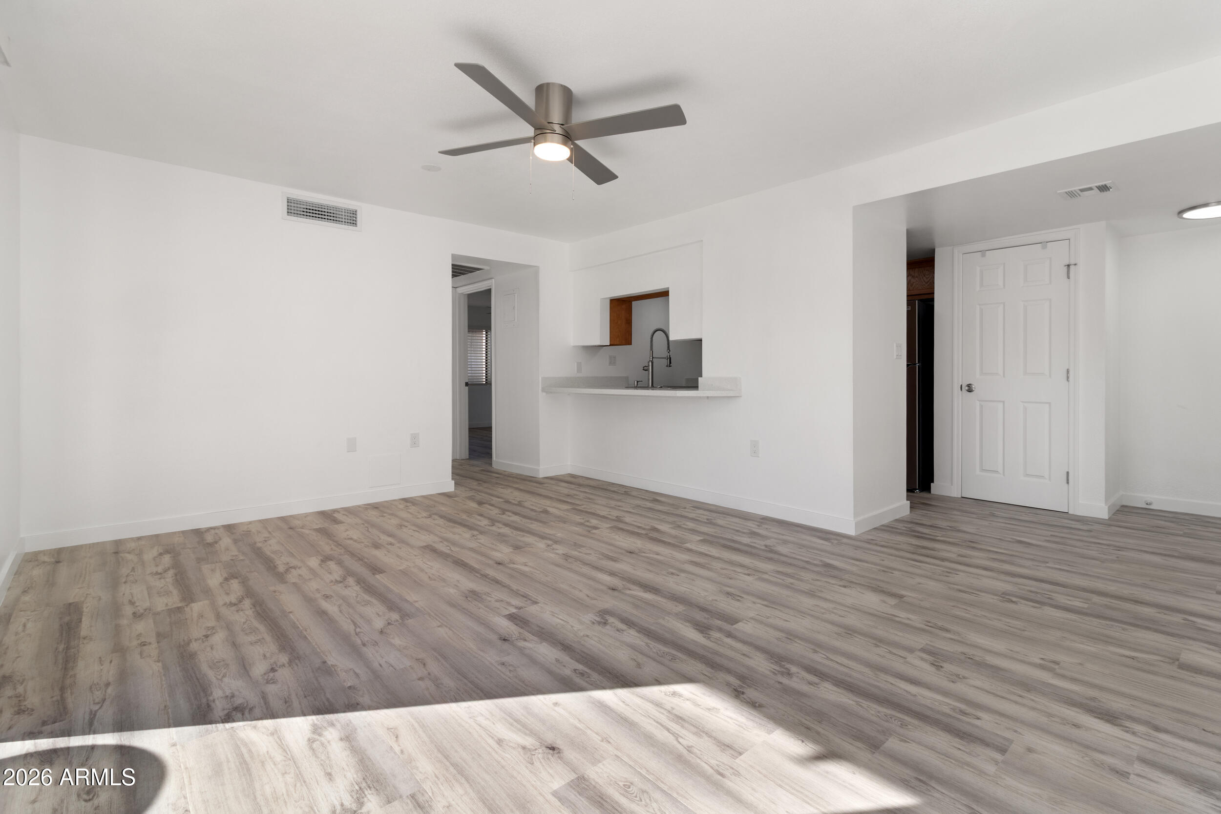 3033 East Devonshire Avenue, Unit 2005 Phoenix, AZ 85016 - Photo 15 of 64 IMG_9860