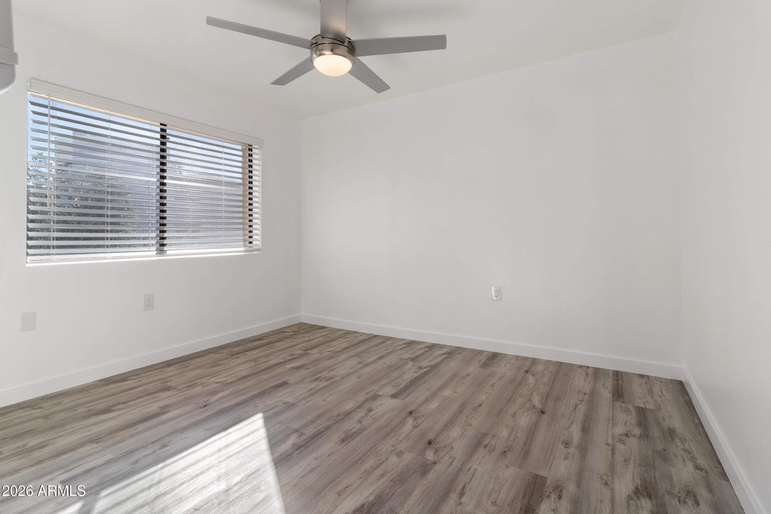 3033 East Devonshire Avenue, Unit 2005 Phoenix, AZ 85016 - Photo 19 of 58 IMG_9881