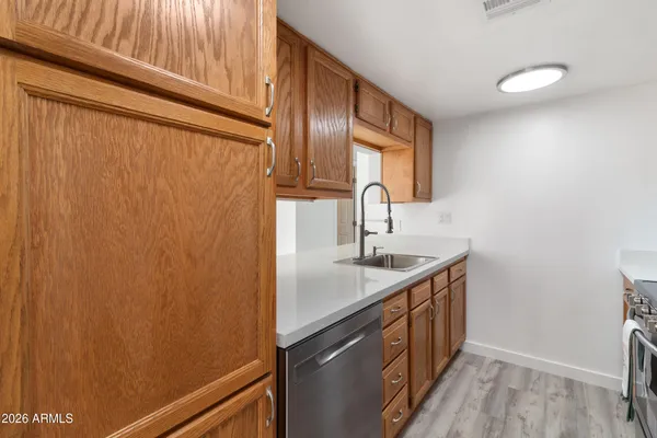 $199,000 | 3033 East Devonshire Avenue, Unit 2005, Phoenix, AZ 85016