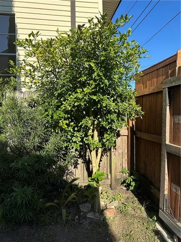 $2,000 | 2301 Washington Avenue, New Orleans, LA 70113