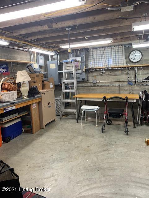 209 Bramton Road Louisville, KY 40207 - Photo 29 of 39 Basement Workshop
