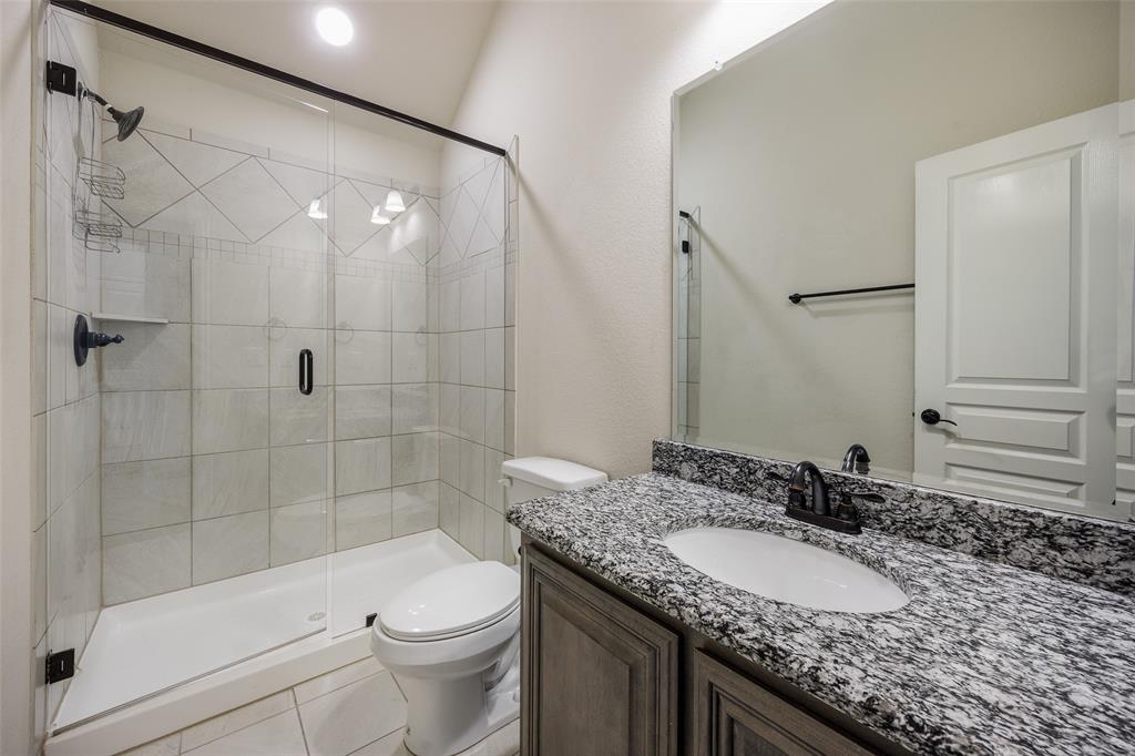 1817 Ramsgate Road Forney, TX 75126 - Photo 37 of 40 Ensuite 2nd Story Bath