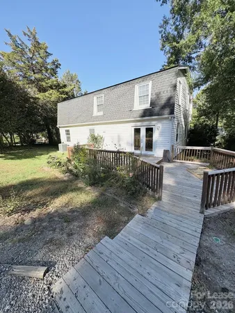 $2,200 | 204 Grey Road, Davidson, NC 28036