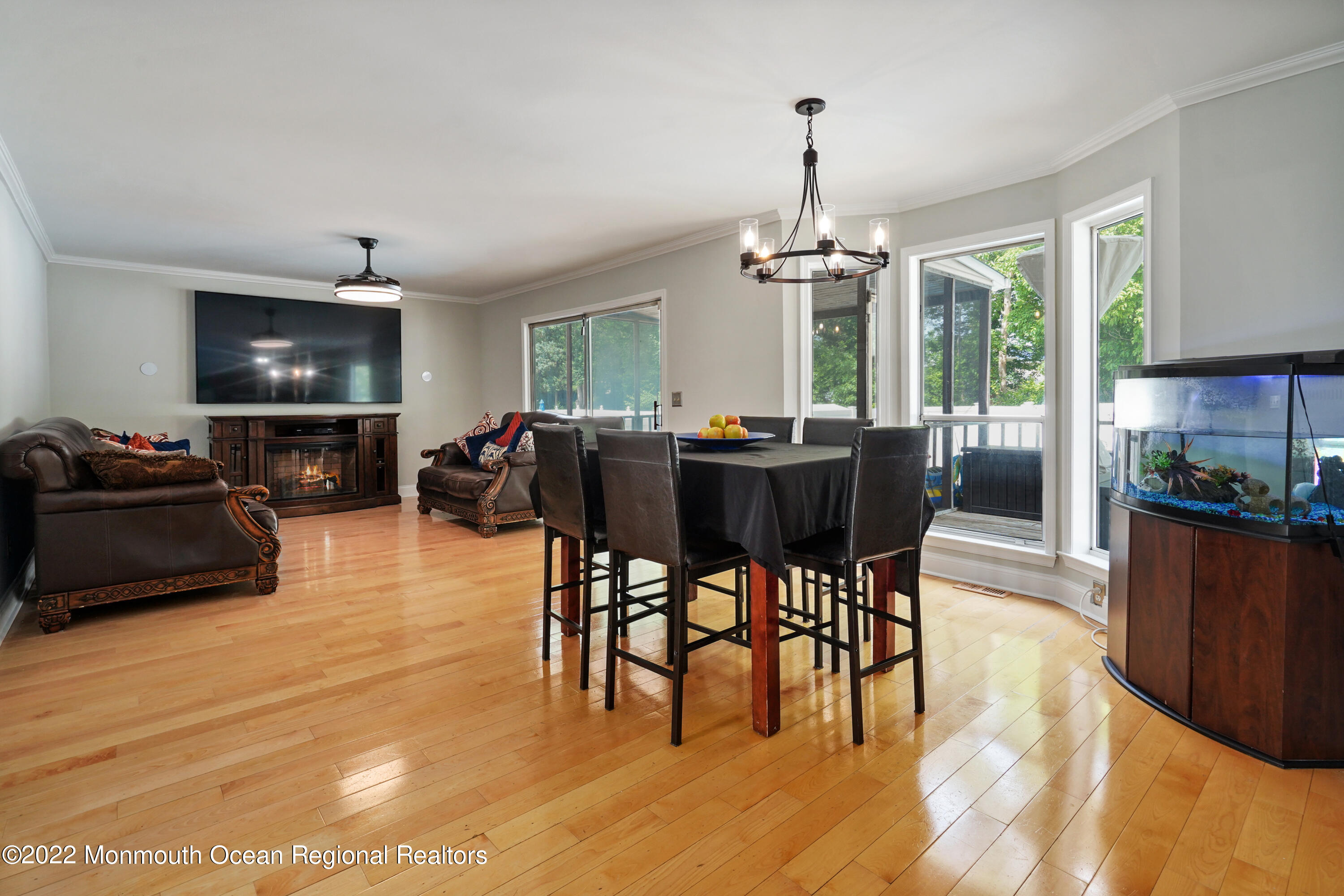 33 Metedeconk Road Howell, NJ 07731 - Photo 25 of 38 9 - Family Room