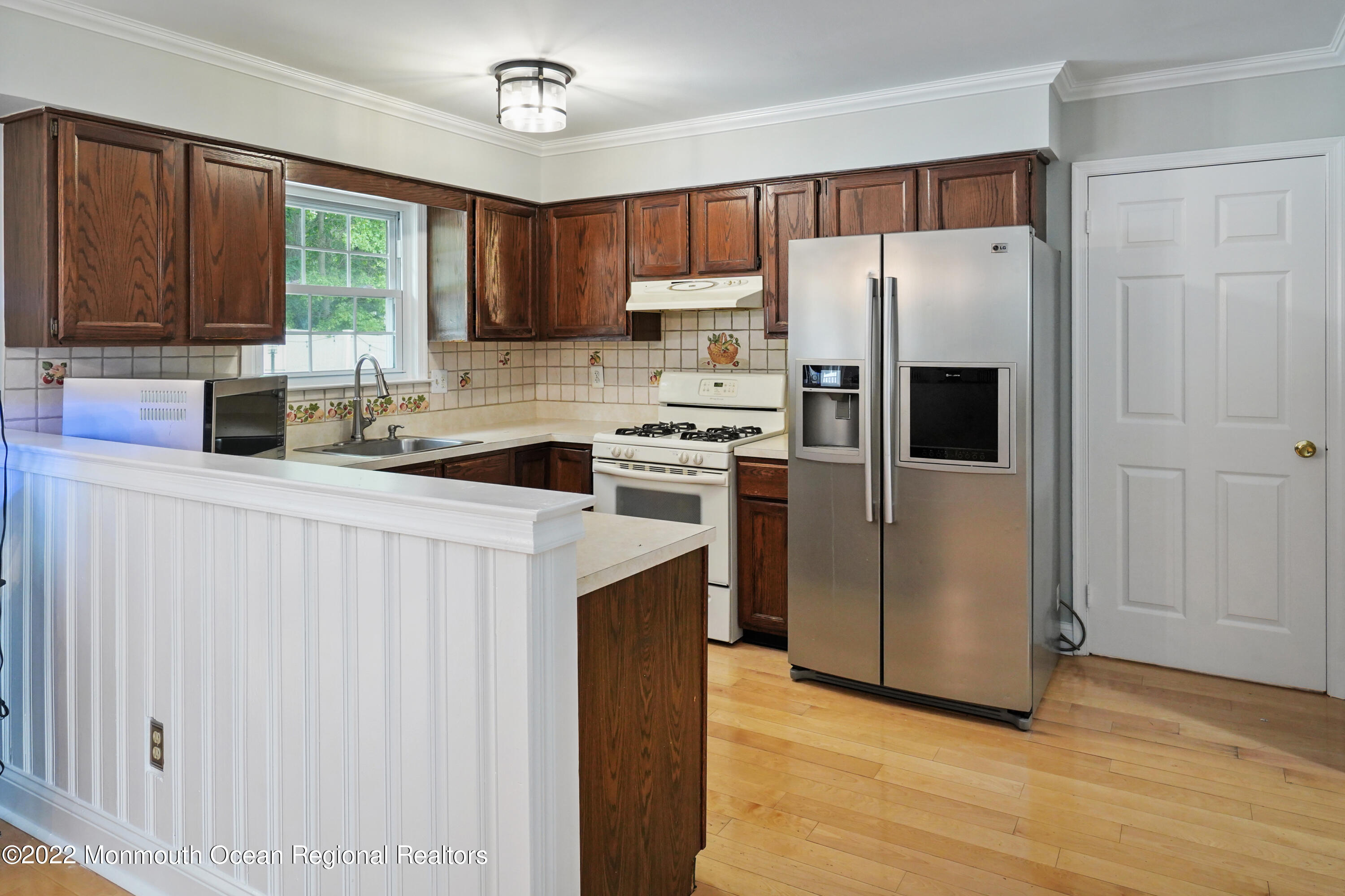 33 Metedeconk Road Howell, NJ 07731 - Photo 27 of 38 10 - Kitchen