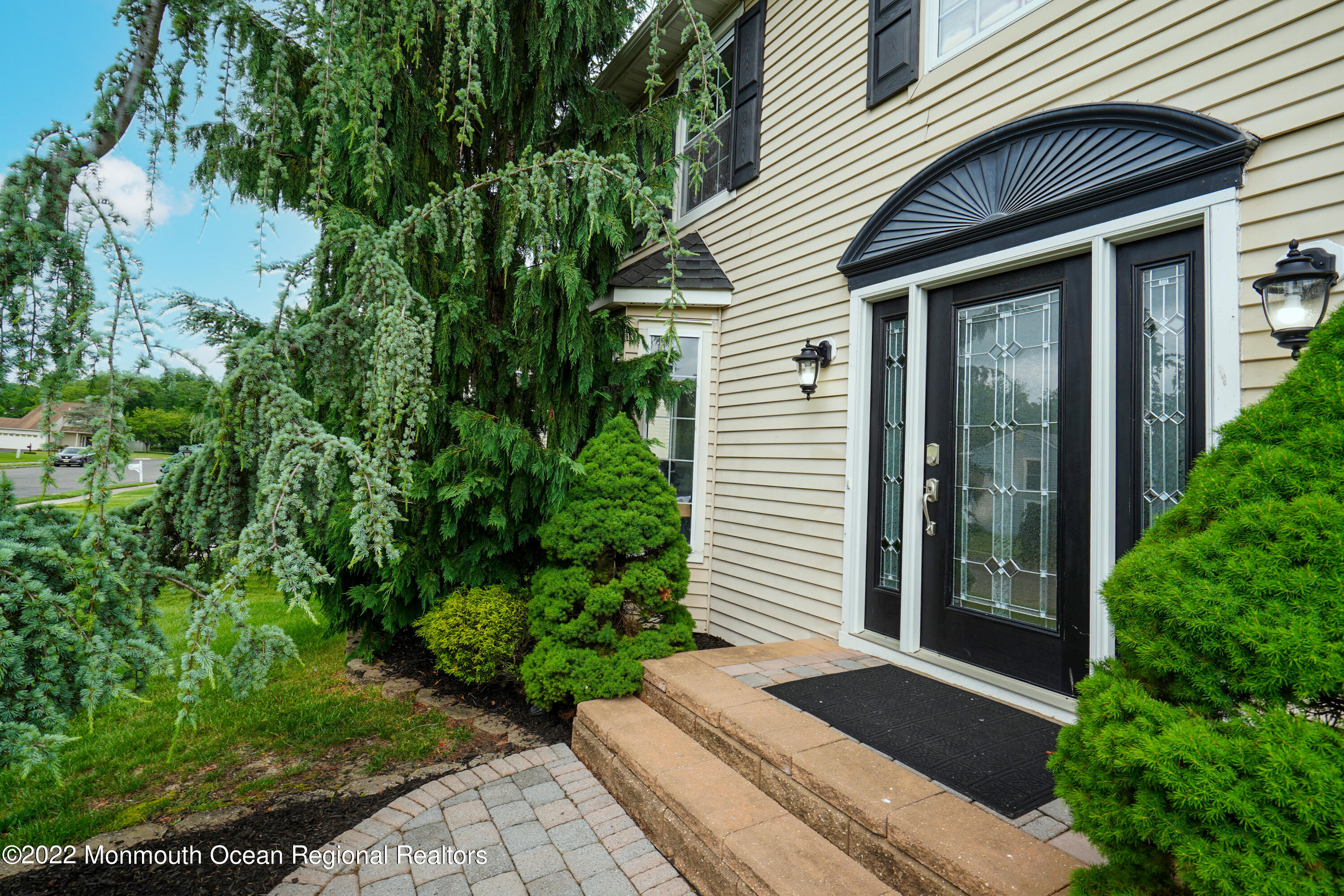 33 Metedeconk Road Howell, NJ 07731 - Photo 6 of 38 3 - Front closeup1