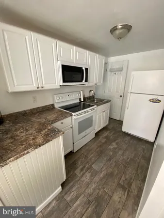 $2,500 | 112 Houston Street, Unit B, Dewey Beach, DE 19971