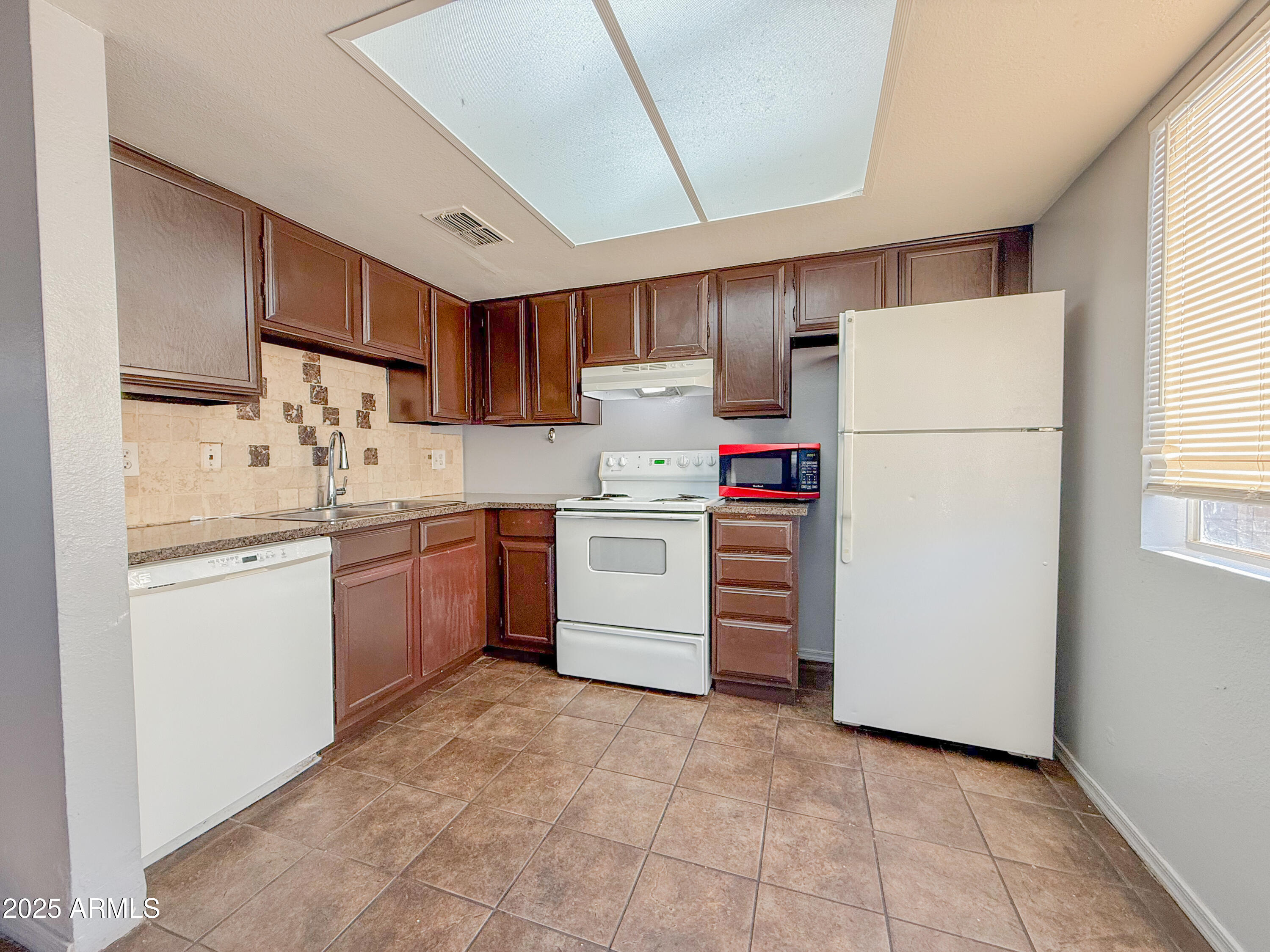 15601 North 27th Street, Unit 14 Phoenix, AZ 85032 - Photo 6 of 16