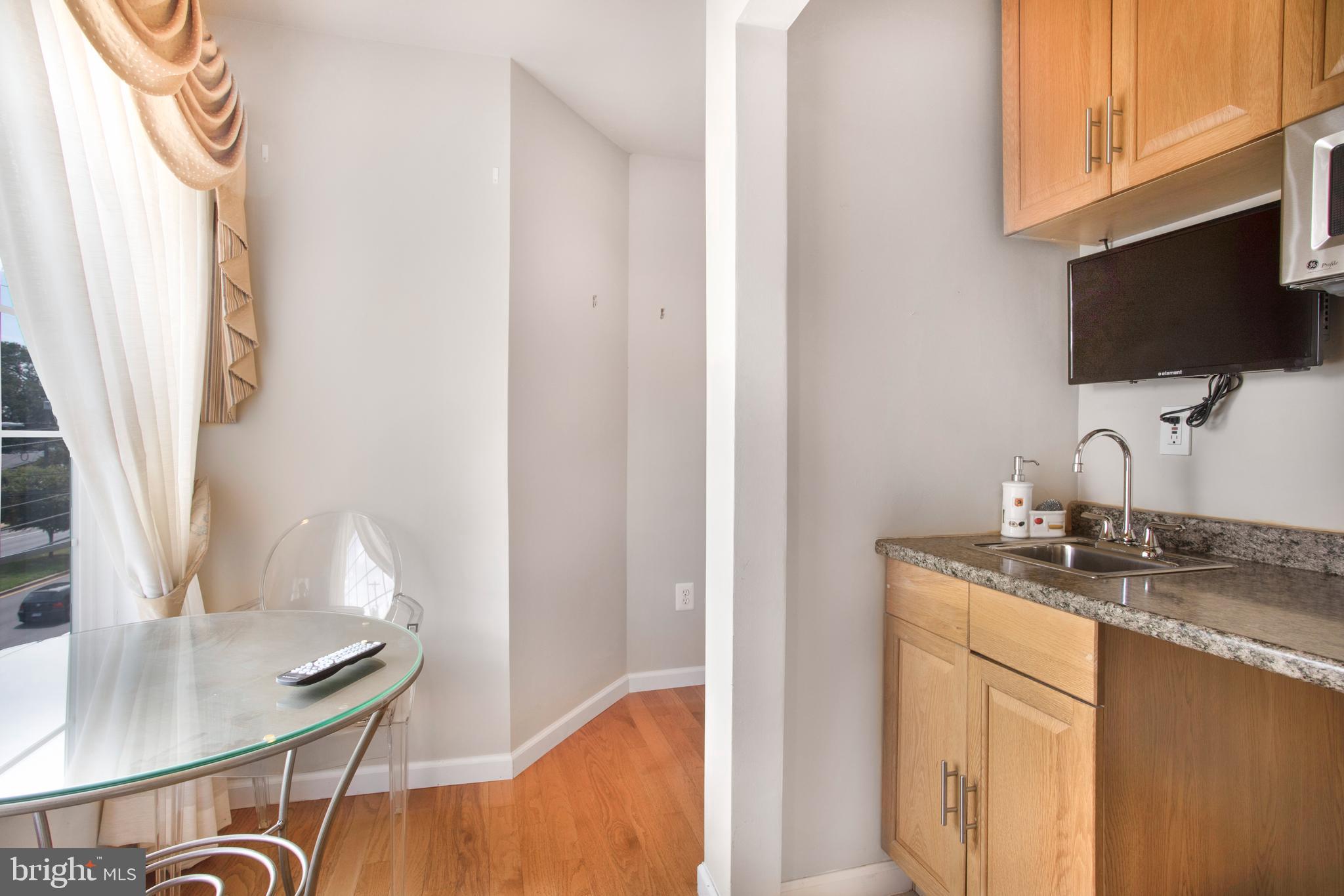 6012 Riggs Road Hyattsville, MD 20783 - Photo 77 of 98 Penthouse Suite Kitchenette