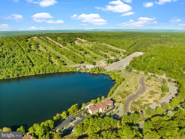 $890,000 | 444 Mountainwoods Drive, Lake Harmony, PA 18624