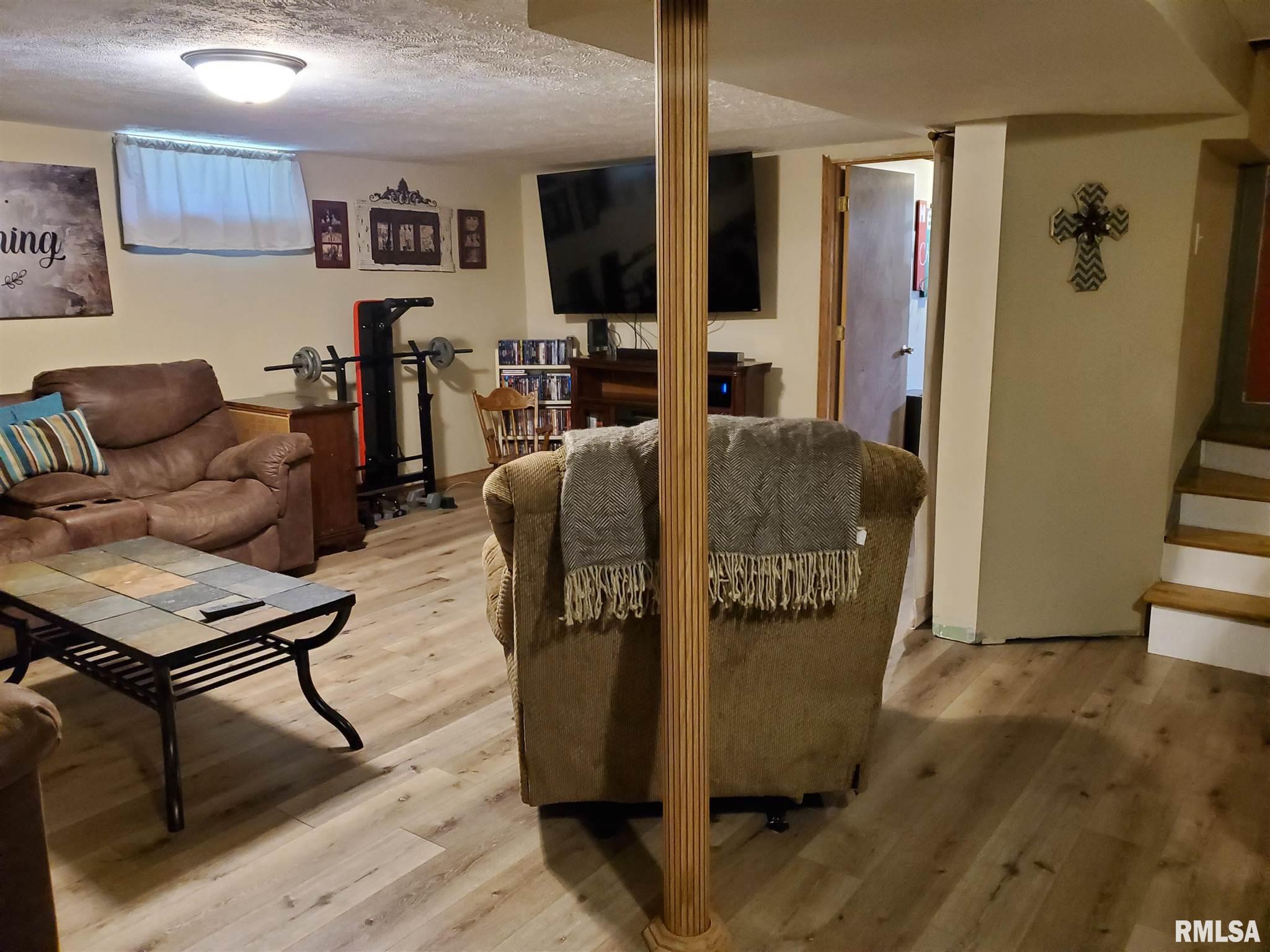 2518 East Wilshire Road Springfield, IL 62703 - Photo 13 of 21 Gallery Image 13