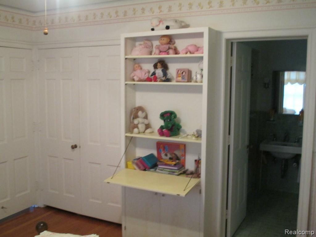 58 Moran Road Grosse Pointe, MI 48236 - Photo 22 of 39 58 Moran 029.jpg