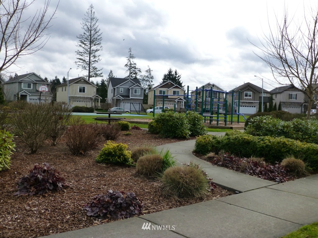 16124 35th Park Southeast Bothell, WA 98012 - Photo 3 of 12 Gallery Image 3