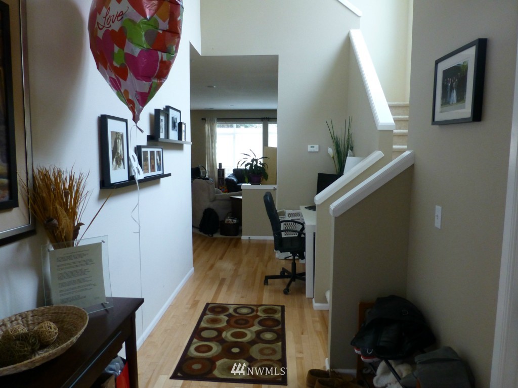 16124 35th Park Southeast Bothell, WA 98012 - Photo 4 of 12 Gallery Image 4