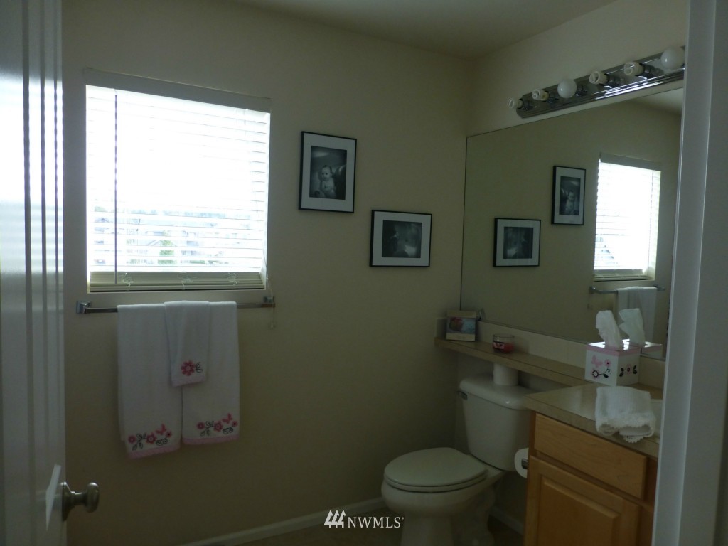 16124 35th Park Southeast Bothell, WA 98012 - Photo 8 of 12 Gallery Image 8