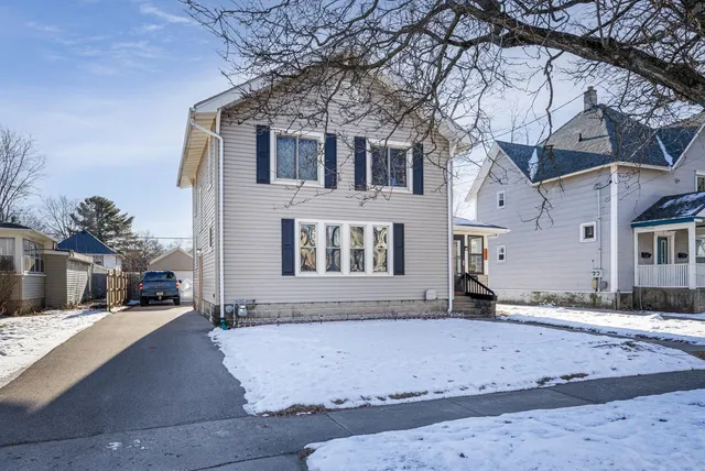 $219,900 | 1333 Prairie Avenue, Beloit, WI 53511