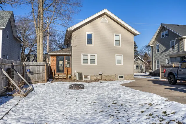 $219,900 | 1333 Prairie Avenue, Beloit, WI 53511