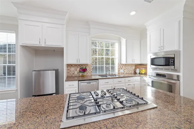 $660,000 | 1915 Stormcroft Circle, Katy, TX 77450