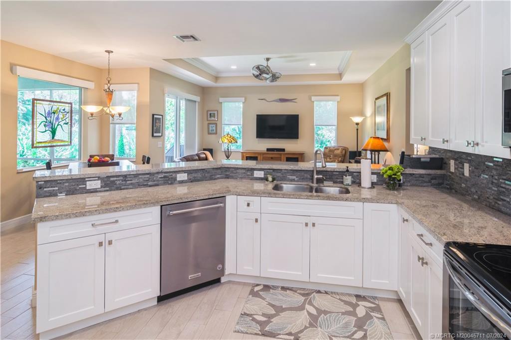 299 Southwest Cocoloba Way Stuart, FL 34997 - Photo 12 of 35 Gallery Image 12