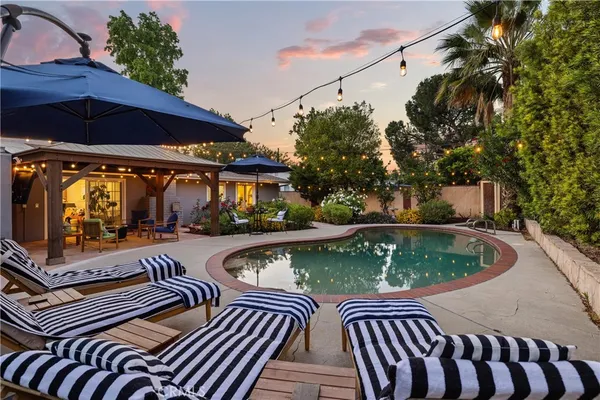$975,000 | 8420 Cozycroft Avenue, Winnetka, CA 91306