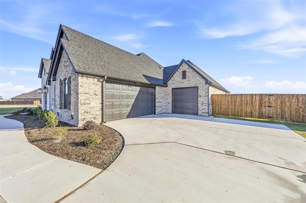 100 Mikasi Street Godley, TX 76044 - Photo 2 of 40