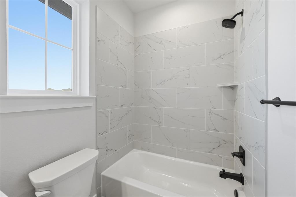 100 Mikasi Street Godley, TX 76044 - Photo 7 of 40