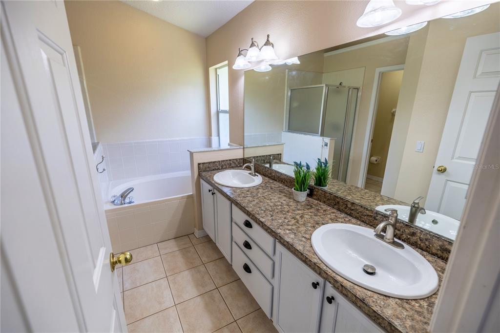 6905 Freeport Road Riverview, FL 33578 - Photo 17 of 46