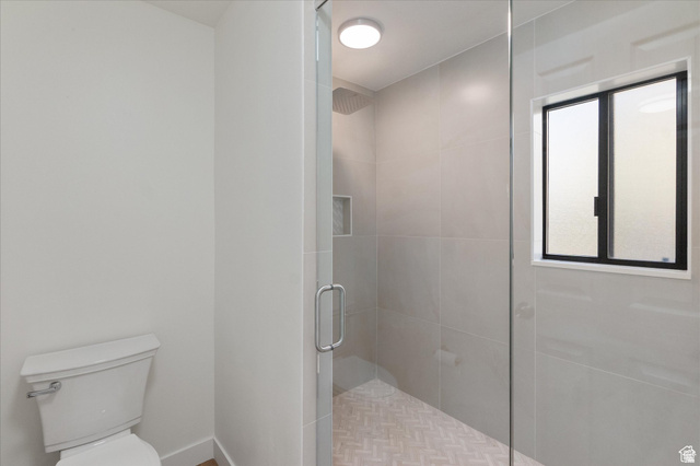 2078 Spring Oaks Drive Springville, UT 84663 - Photo 35 of 40 Primary bathroom