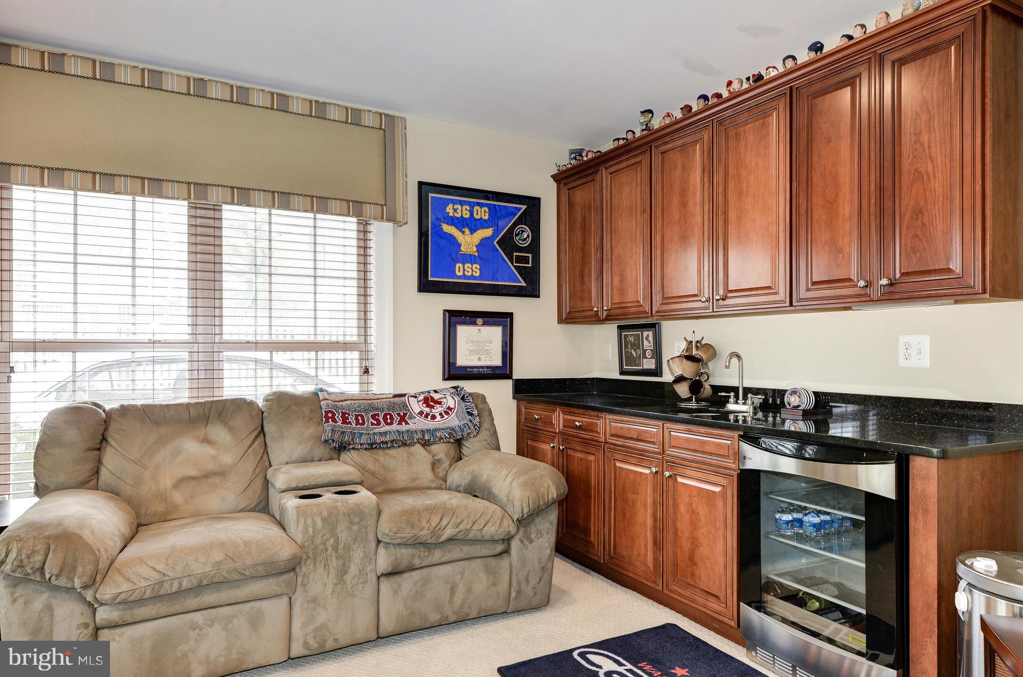 4330 North Henderson Road Arlington, VA 22203 - Photo 3 of 24 Interior (General)
