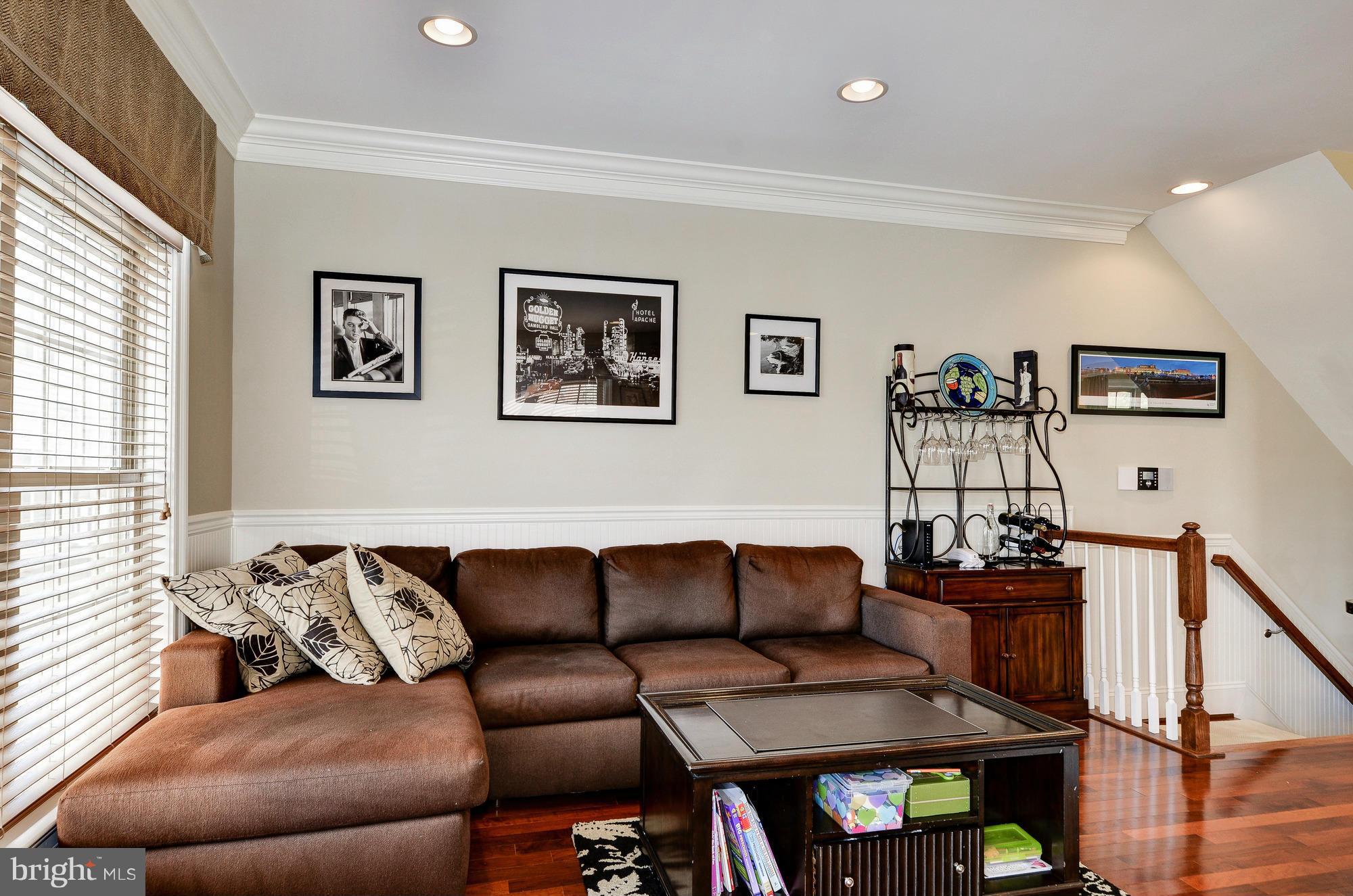 4330 North Henderson Road Arlington, VA 22203 - Photo 5 of 24 Family Room