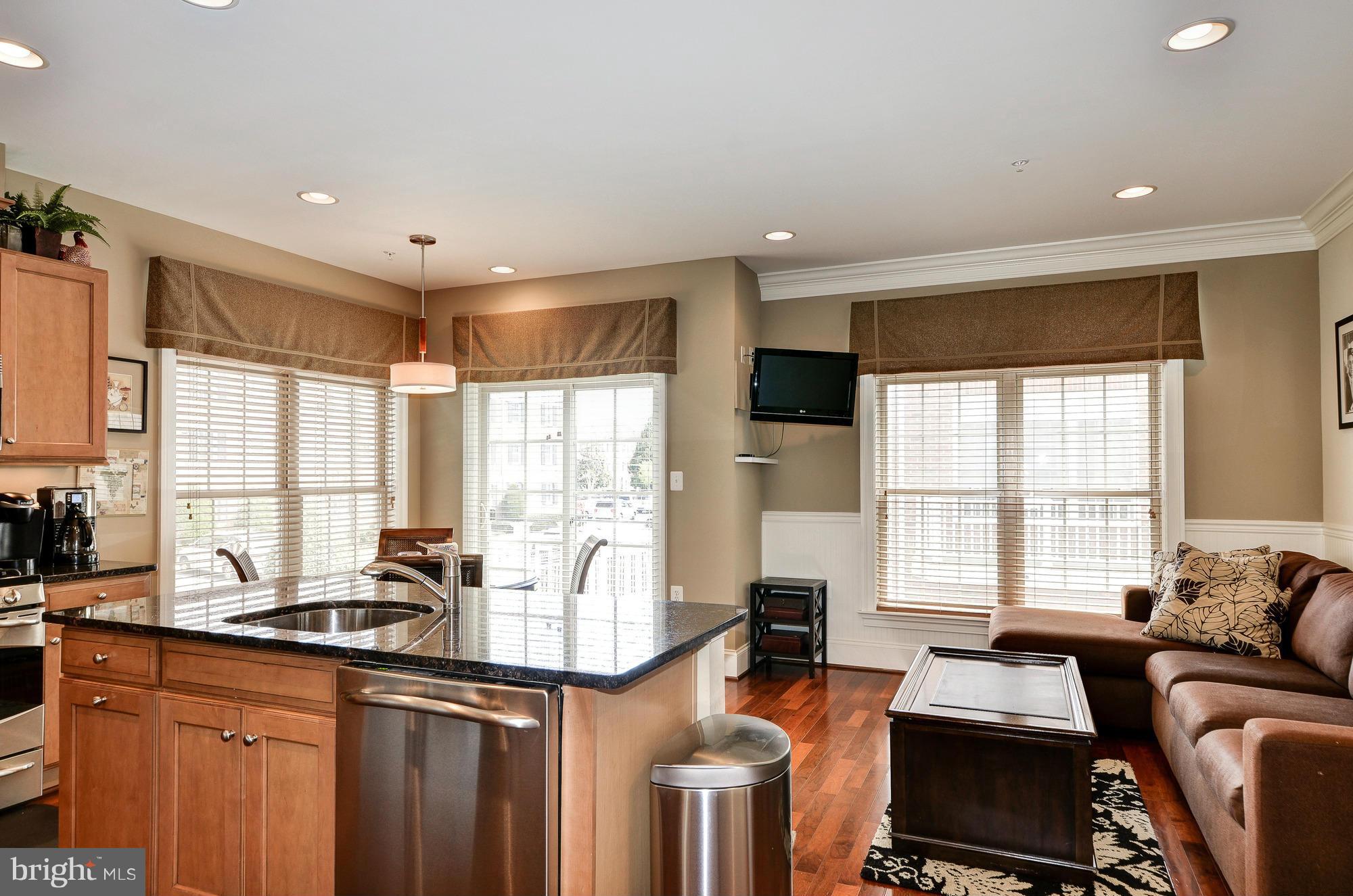4330 North Henderson Road Arlington, VA 22203 - Photo 7 of 24 Kitchen