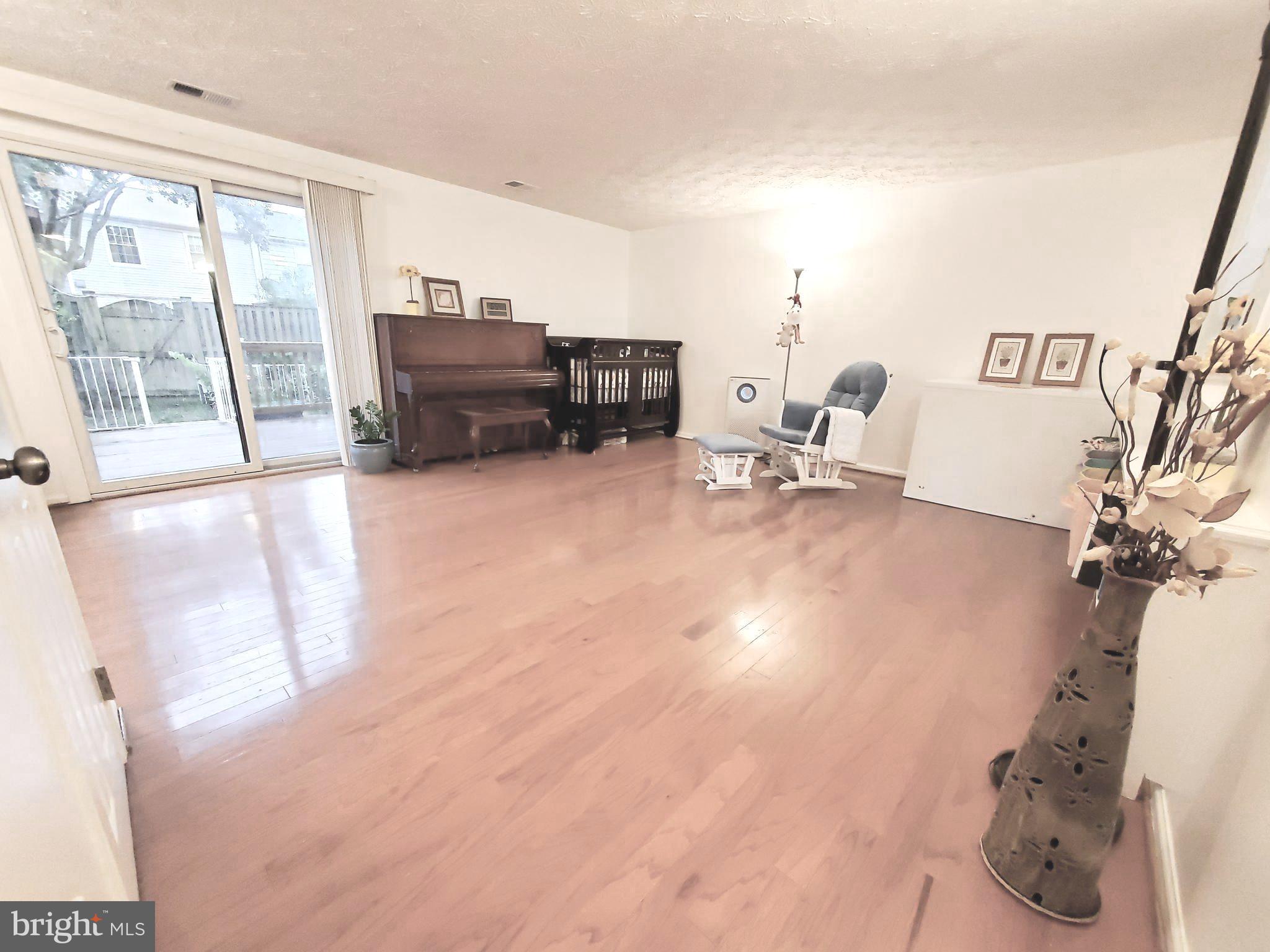 6935 Villa-Del-Rey Court Springfield, VA 22150 - Photo 3 of 43 Gallery Image 3